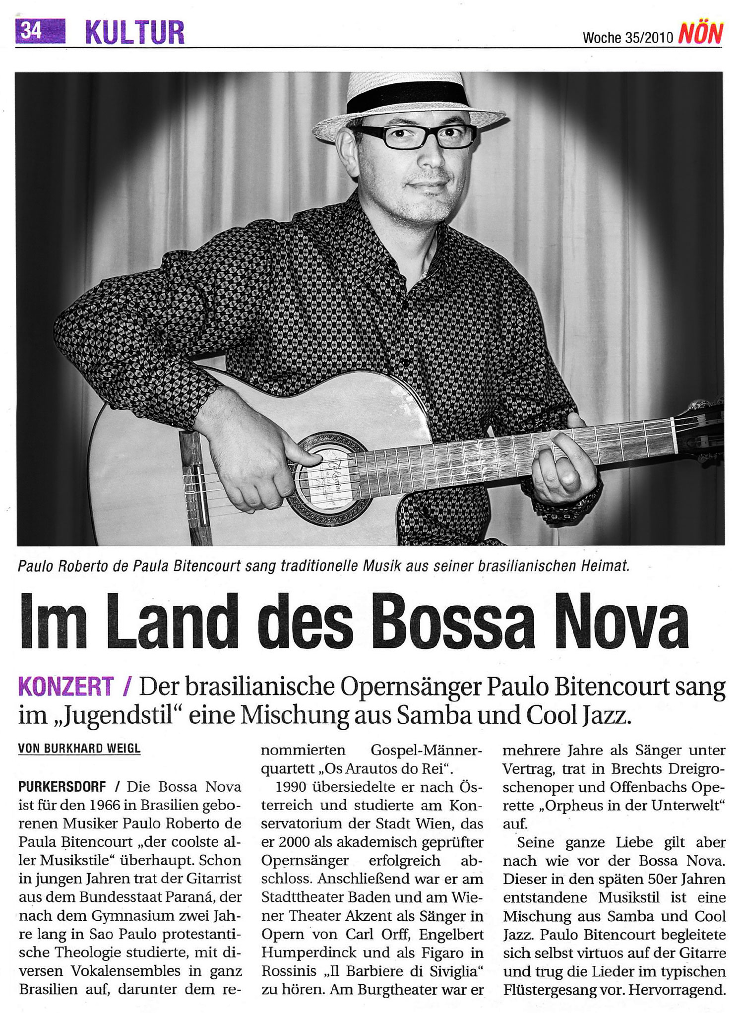 Paulo Bittencourt spielt Gitarre und singt Bossa-Nova-Songs